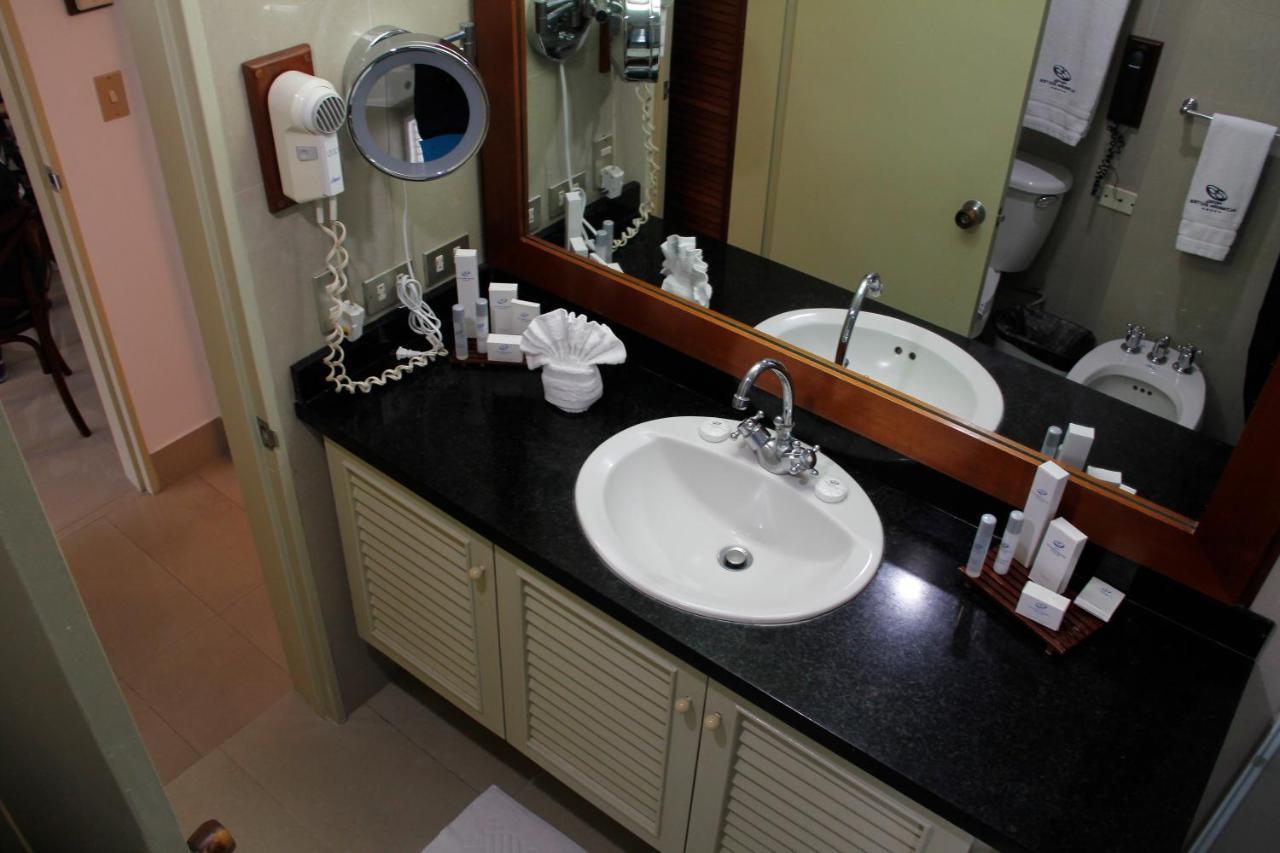 Hotel Altamira Suites Каракас Екстер'єр фото